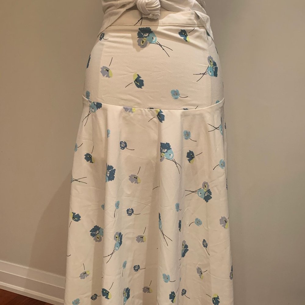 Cream peasant skirt with small blue flowers / NWT